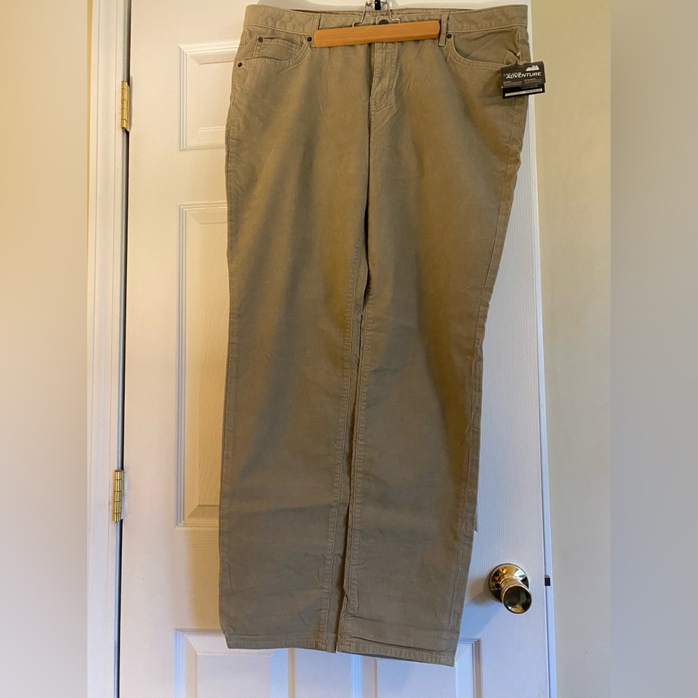 NWT Eddie Bauer Boyfriend/Slim fit Corduroy pants. 18 Tall Size.